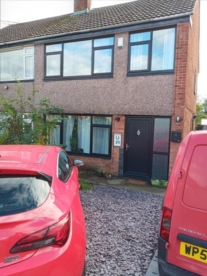 Summerhill, Wrexham - Key Worker Friendly Exteriör bild