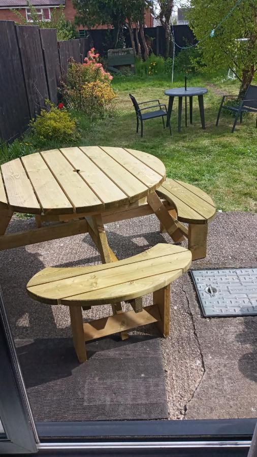Summerhill, Wrexham - Key Worker Friendly Exteriör bild