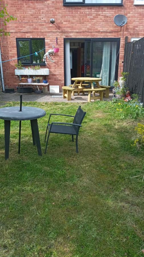 Summerhill, Wrexham - Key Worker Friendly Exteriör bild