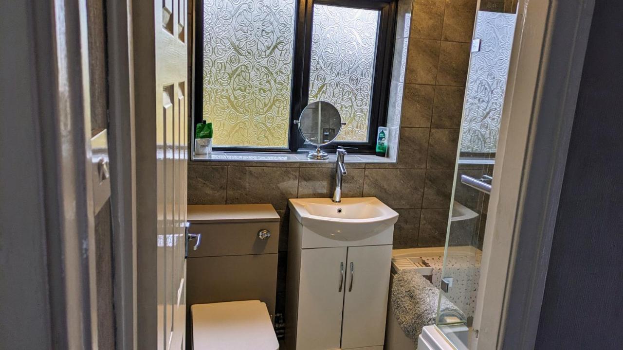 Summerhill, Wrexham - Key Worker Friendly Exteriör bild